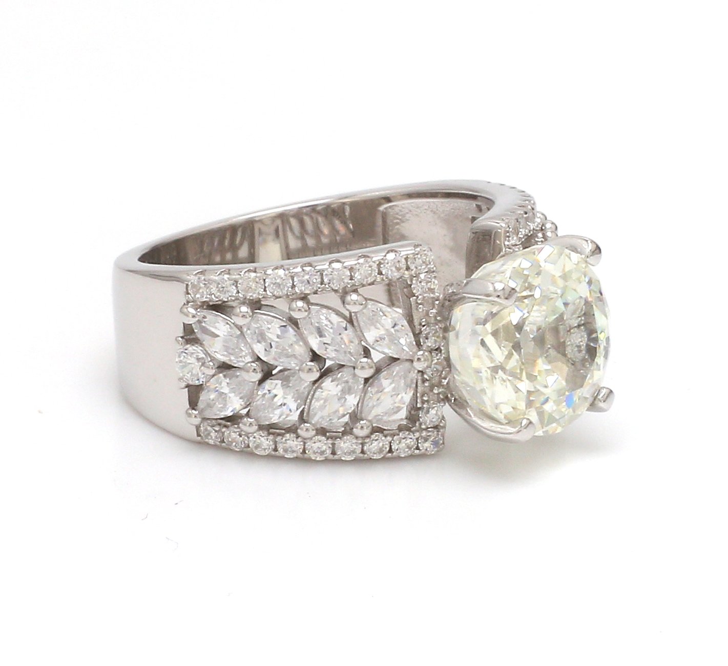 Nirelle Big Solitaire Band - Image 2