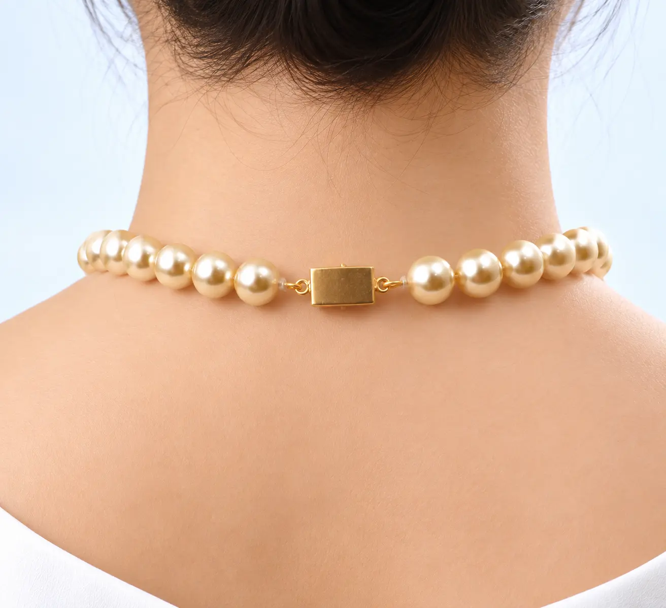 Pearl Grace Maala with 2 Roundels - Image 4